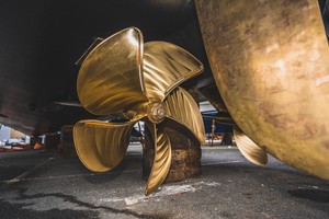 Yacht Refinishing